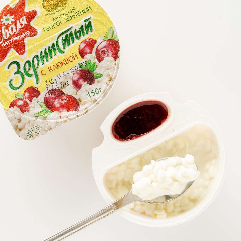 Cottage cheese granulated with cranberry jam, 7% fat Svalya