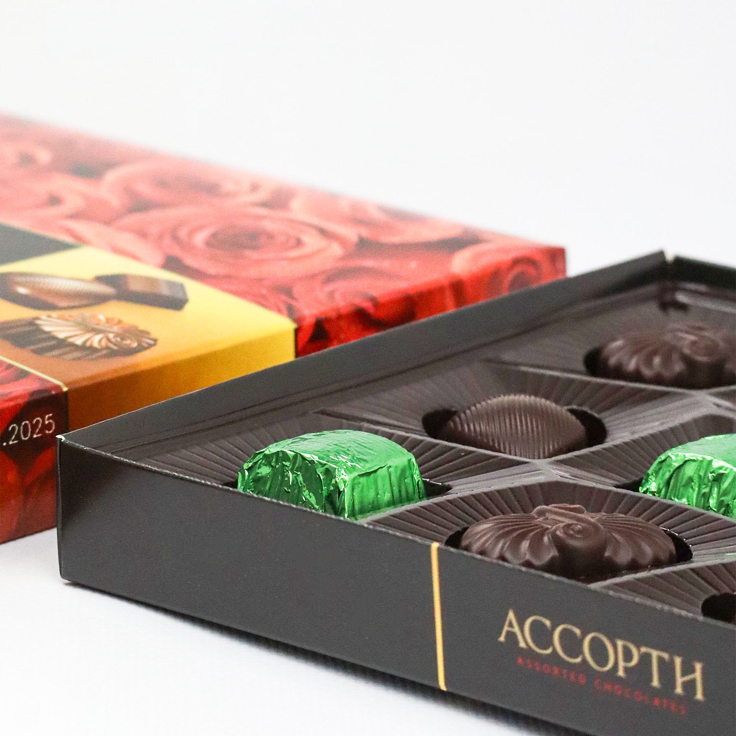 Chocolate gift box with fillings Assorti